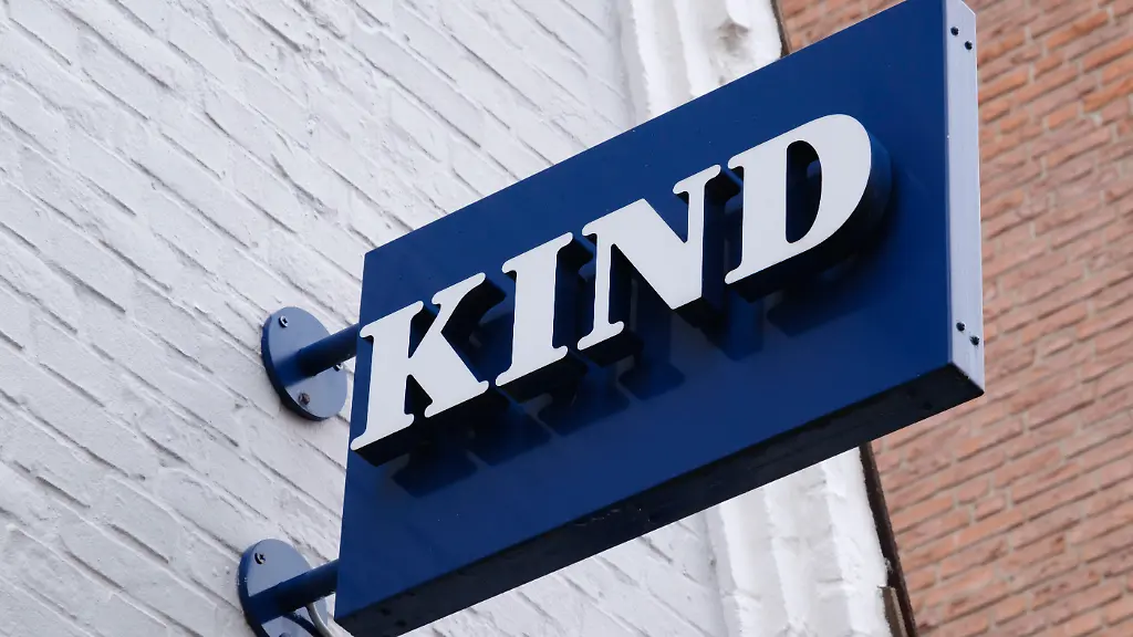 Schild-und-Logo-KIND-HA-rakustik-amp-Augenoptik-Deutschland-Europa