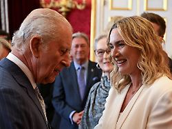 Erstes Treffen mit König Charles: Kate Winslet hatte Panik: "Nippel! Nippel! Nippel!"