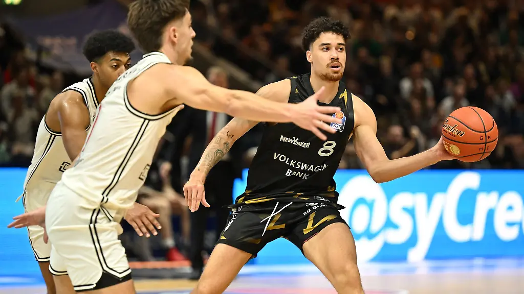 Im-Europe-Cup-ausgeschieden-Joshua-Obiesie-r-und-die-Loewen-Braunschweig