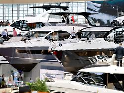 Premoženje superbogatih naraslo za 2,2 bilijona dolarjev, Oxfam opozarja na naraščajočo neenakost