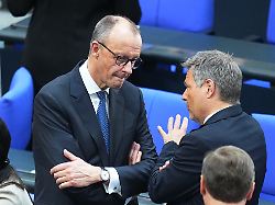 Berlin Tag & Macht: Alarm für Plagiatsjäger-Cobra 11: Wie der Kanzler Robert Habeck beraubte