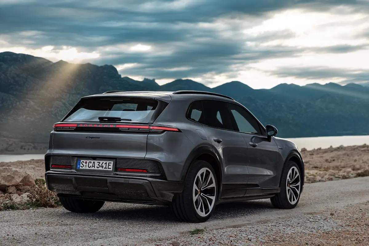 Bei-rund-105-000-Euro-geht-es-fuer-das-E-SUV-los