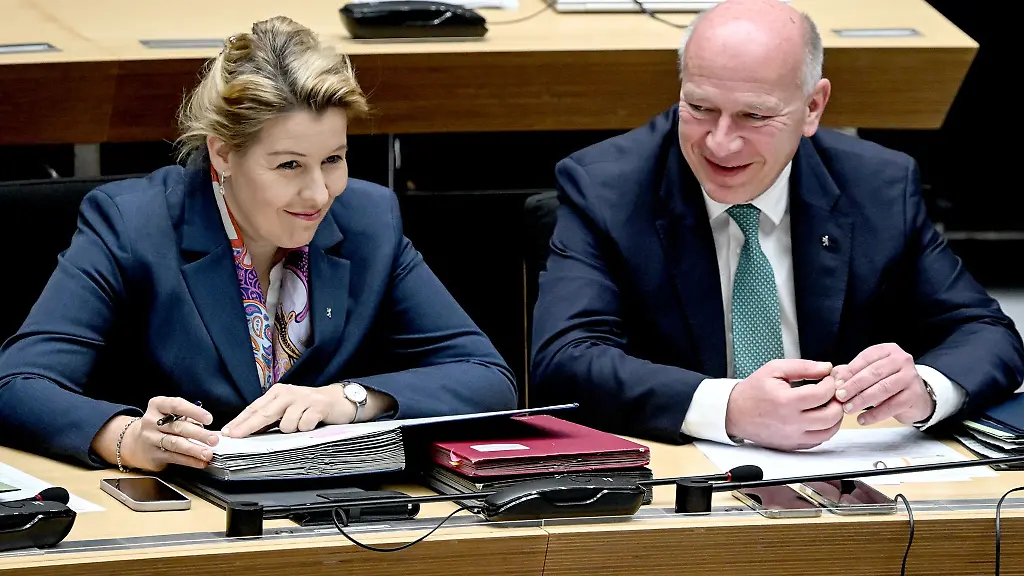 Das-Berliner-Abgeordnetenhaus-beriet-in-Anwesenheit-des-Regierenden-Buergermeisters-Kai-Wegner-CDU-ueber-Milliarden-aus-dem-Sondervermoegen-des-Bundes