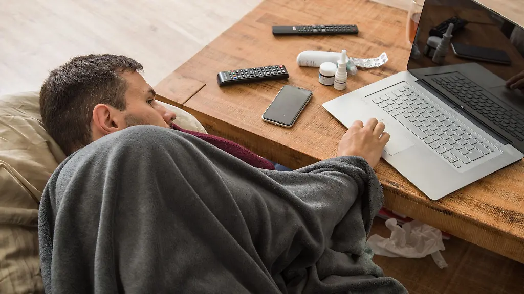 Was-im-ersten-Moment-bequem-wirkt-kann-schnell-als-Taeuschung-ausgelegt-werden-Bei-Online-Krankschreibungen-sollten-Beschaeftigte-daher-vorsichtig-sein