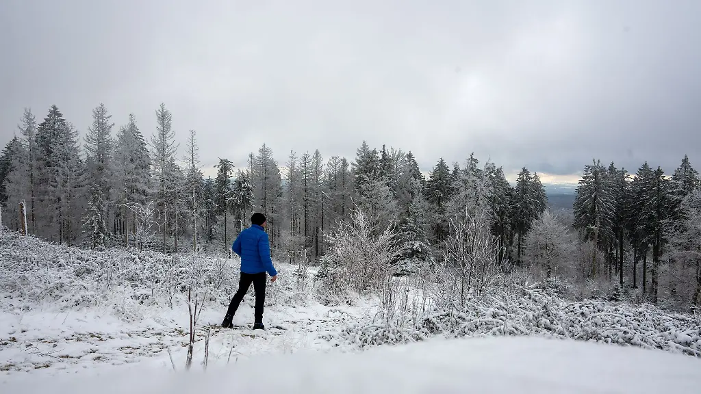 Der-Schnee-zieht-erste-Freizeitsportler-an