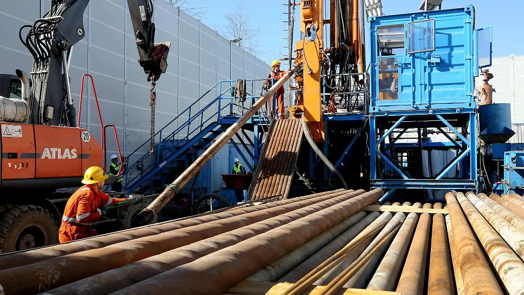 Wie-in-Krefeld-bohrte-der-Geologische-Dienst-auch-in-Kempen-um-die-Waermespeicherfaehigkeit-alter-Bodenschichten-zu-erkunden-Ergebnis-Der-Boden-ist-geeignet