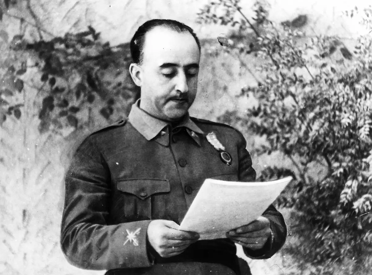 Franco-Francisco-span-General-und-Politiker-Caudillo-El-Ferrol-4-12-1892-Madrid-20-11-1975-Franco-bei-einer-Rede-Foto-um-1936