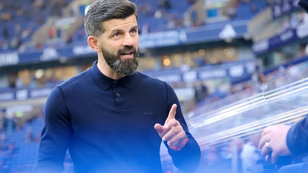 Miron-Muslic-spricht-ueber-die-Partie-auf-Schalke