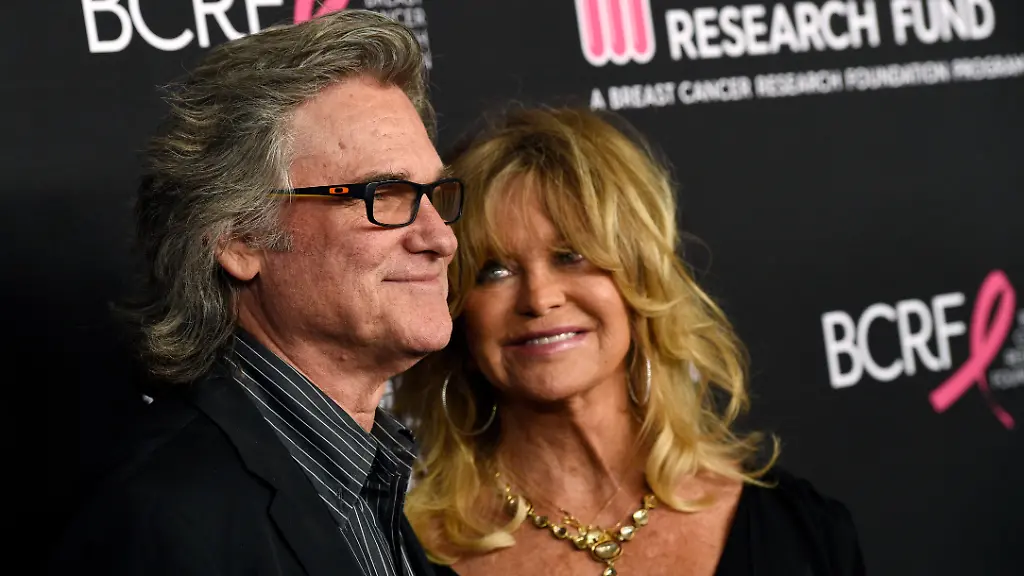Actors-Kurt-Russell-left-and-Goldie-Hawn-pose-together-at-the-2019-An-Unforgettable-Evening-benefiting-the-Women-s-Cancer-Research-Fund-at-the-Beverly-Wilshire-Hotel-Thursday-Feb-28-2019-in-Beverly-Hills-Calif