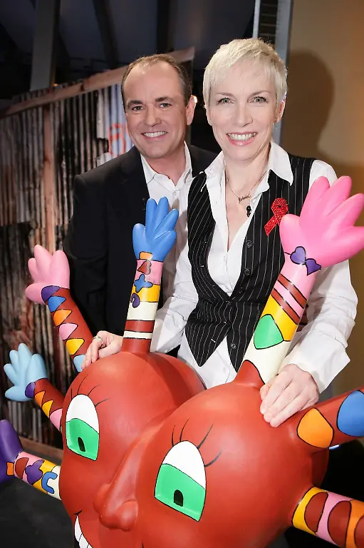 Wolfram-Kons-mit-Annie-Lennox-Die-Verwendung-des-sendungsbezogenen-Materials-ist-nur-mit-dem-Hinweis-und-Verlinkung-auf-RTL-gestattet