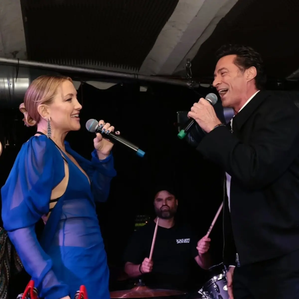 Überraschender Gig in Berlin: Kate Hudson und Hugh Jackman singen "Karaoke"  - ntv.de