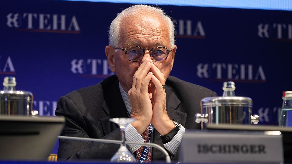 -Selenskyj-mit-R-cken-zur-Wand-Au-enpolitik-Experte-Ischinger-fordert-eigenen-EU-Friedensplan-f-r-Ukraine