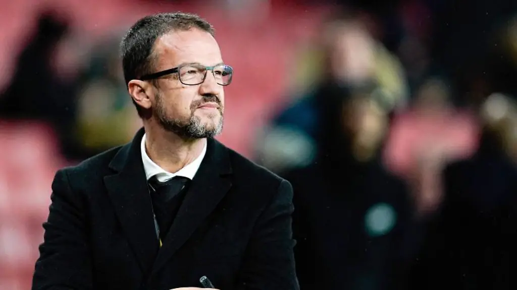 Frankfurts-Sport-Vorstand-Fredi-Bobic-vor-dem-Spiel