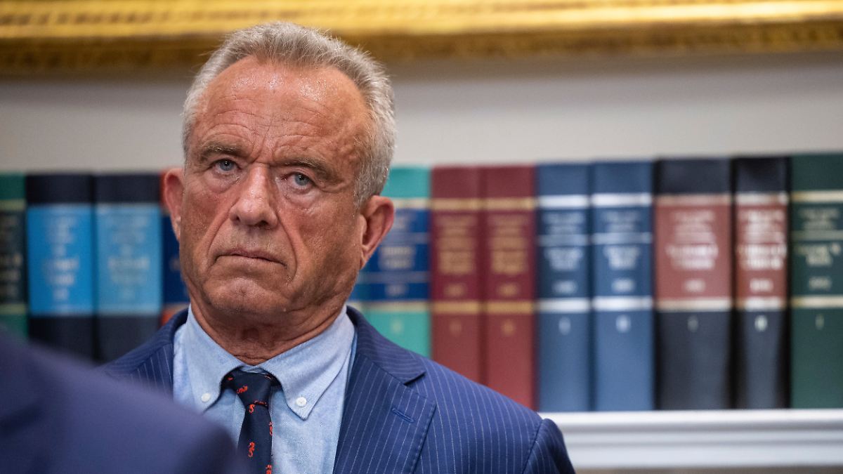 Minister-Kennedy-als-Impfgegner-US-Beh-rde-macht-sich-umstrittene-Autismus-Theorie-zu-eigen