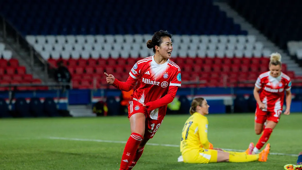 November-20-2025-Paris-France-Momoko-Tanikawa-of-Bayern-Munchen-celebrates-after-scoring-her-team-s-second-goal-during-the-UEFA-Womens-Champions-League-game-between-Paris-Saint-Germain-and-FC-Bayern-Munich-at-Parc-des-Princes-in-Paris-France