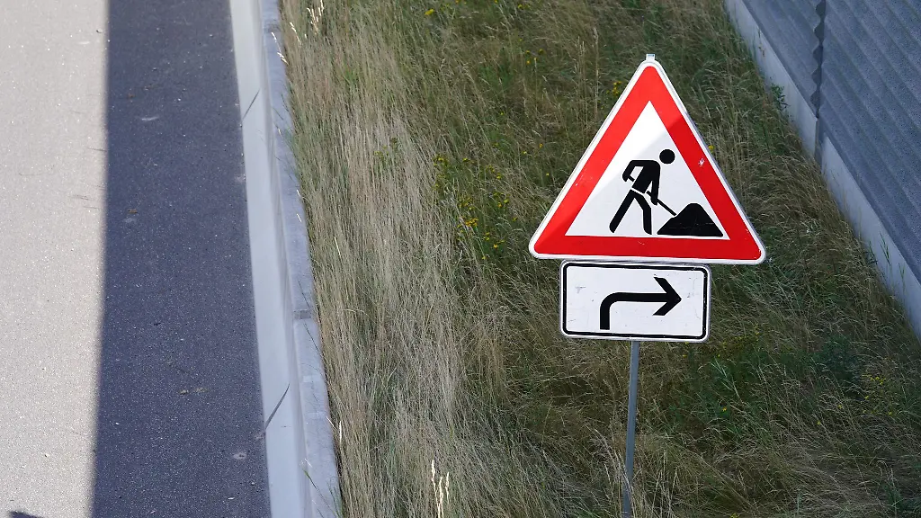 Fuer-Autofahrer-im-Rhein-Main-Gebiet-gibt-es-waehrend-der-Sperrung-Umleitungsstrecken