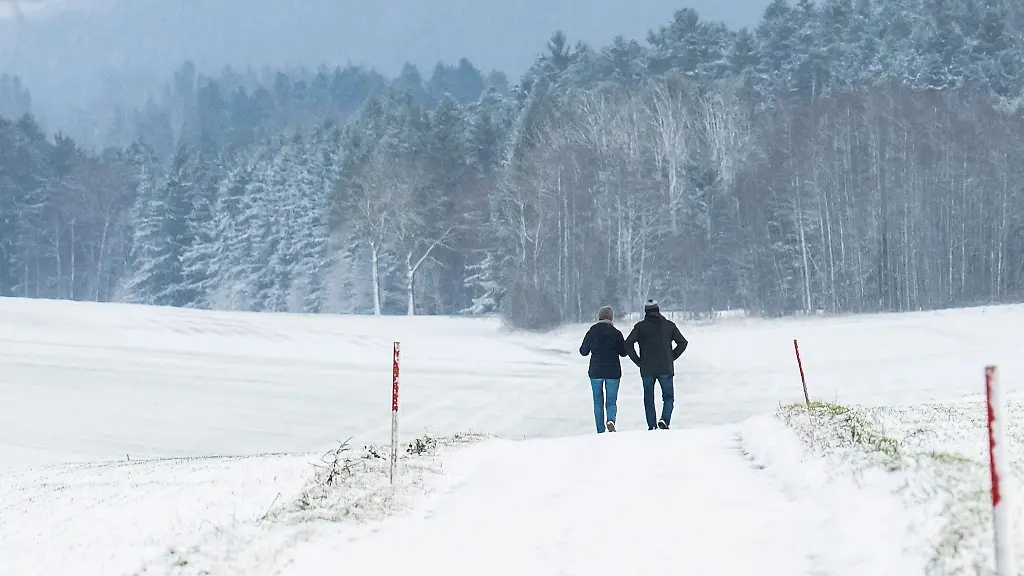 Der-Winter-zieht-in-Baden-Wuerttemberg-ein-Doch-am-Wochenende-zeigt-sich-auch-die-Sonne