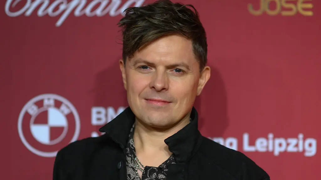 Der-Albumtitel-geht-auf-ein-T-Shirt-zurueck-dass-sein-Vater-am-Tag-seines-Todes-trug