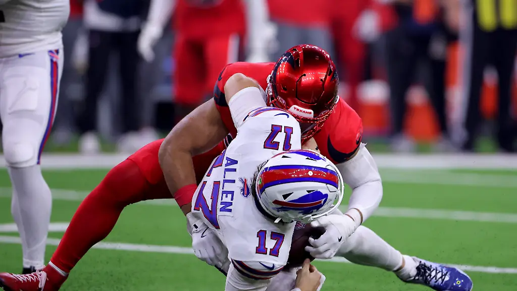 November-20-2025-Houston-Texas-U-S-Houston-Texans-linebacker-Henry-To-Oto-O-39-tackles-Buffalo-Bills-quarterback-Josh-Allen-17-during-the-third-quarter-of-the-NFL-game-between-the-Houston-Texans-and-the-Buffalo-Bills-at-NRG-Stadium-in-Houston-TX-on-November-20-2025