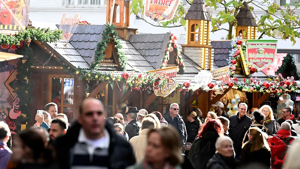 Am-Wetter-sollte-der-Weihnachtsmarkt-Bummel-am-Wochenende-in-Nordrhein-Westfalen-nicht-scheitern