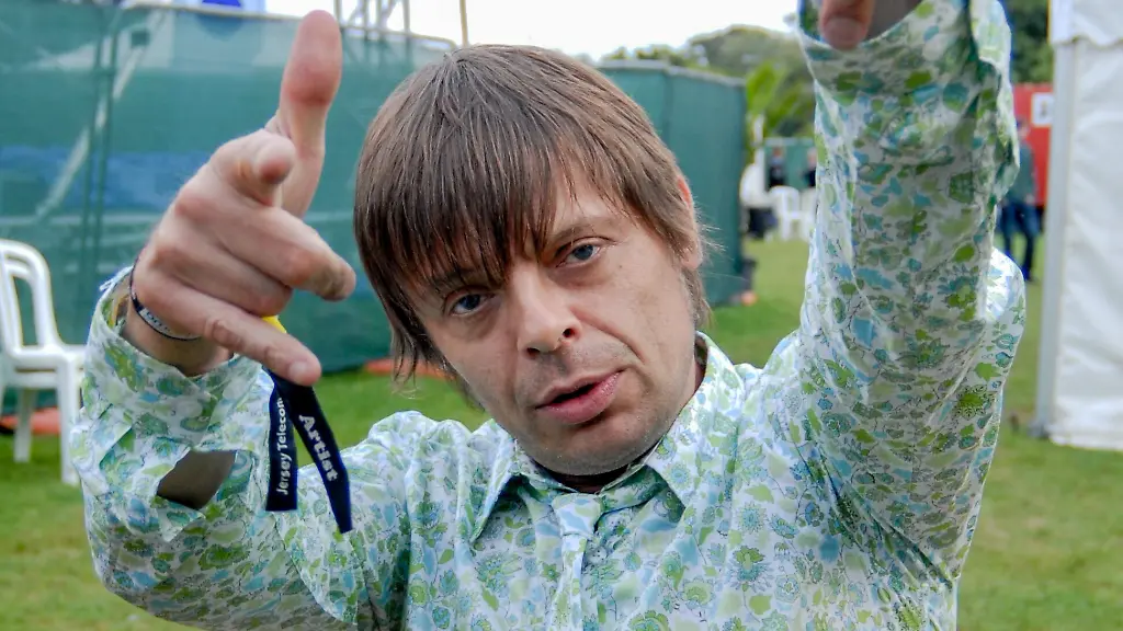 Gary-Mani-Mounfield-best-known-as-Mani-reported-dead-20-11-2025-file-image-of-Mani-taken-31-August-2008-JerseyLive-Jersey-8-Credit-Jules-Annan-Avalon