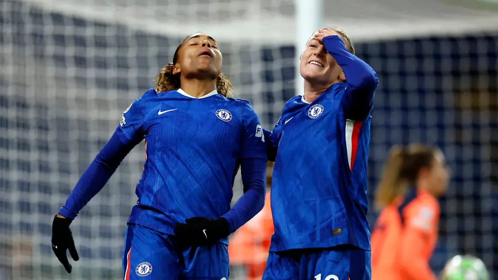 Soccer-Football-UEFA-Women-s-Champions-League-Chelsea-v-FC-Barcelona-Stamford-Bridge-London-Britain-November-20-2025-Chelsea-s-Catarina-Macario-reacts-with-Chelsea-s-Wieke-Kaptein-after-scoring-a-goal-that-was-later-disallowed-Action-Images-via-Reuters-Peter-Cziborra