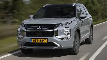1_New_Outlander_PHEV_Moonstone_Grey_012HR