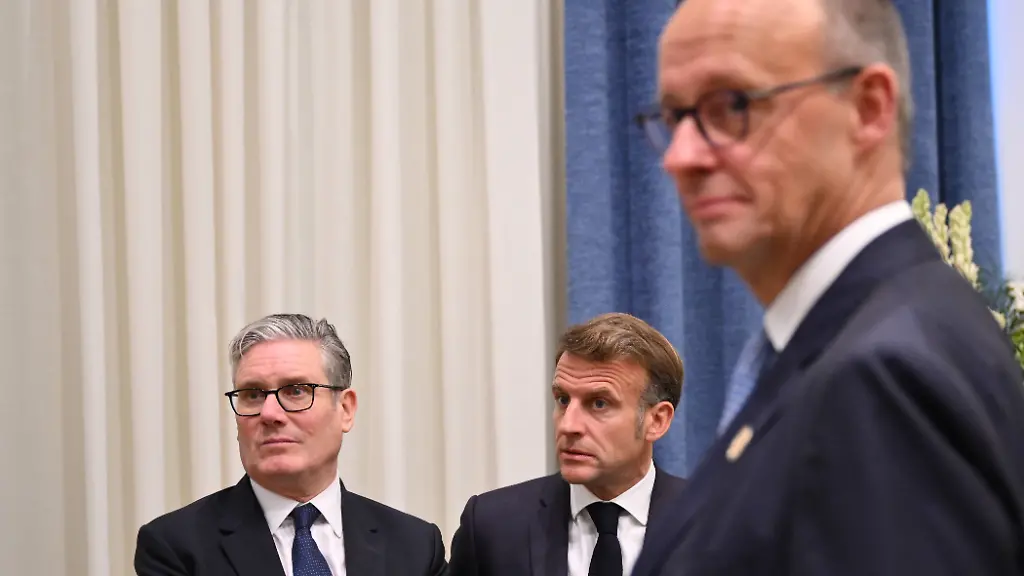 UK-Prime-Minister-Keir-Starmer-French-President-Emmanuel-Macron-and-German-Chancellor-Friedrich-Merz-during-a-meeting-in-Sharm-El-Sheikh-Egypt-on-October-13-2025-before-to-participate-at-a-Peace-Summit-Chaired-by-Egypt-s-President-al-Sisi-and-with-the-participation-of-US-President-Trump-the-meeting-of-heads-of-state-and-government-is-to-discuss-support-for-the-Gaza-Strip-following-the-ceasefire-between-Israel-and-Hamas-04SIPA-1