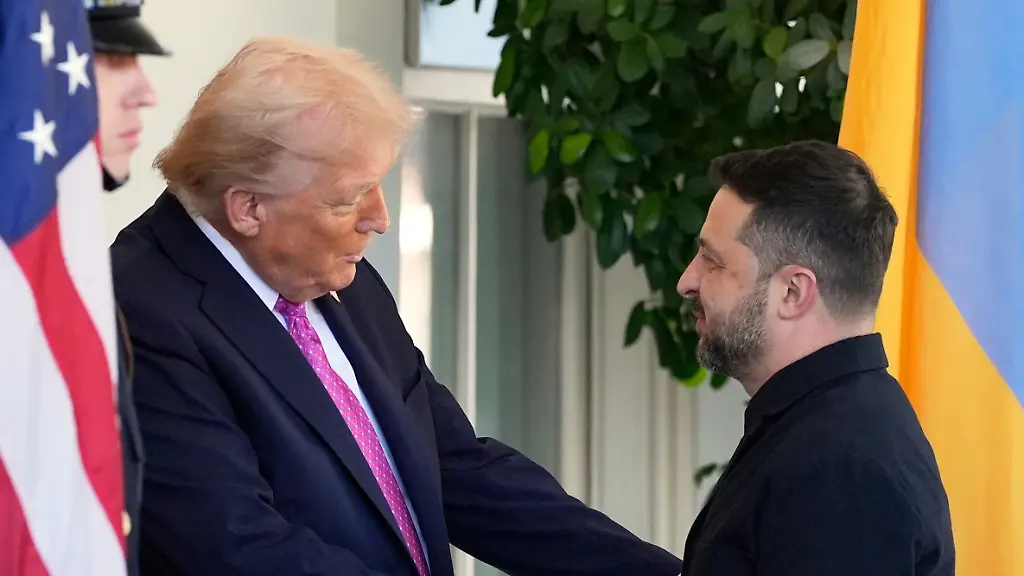 ARCHIV-17-10-2025-USA-Washington-US-Praesident-Donald-Trump-l-begruesst-den-ukrainischen-Praesidenten-Wolodymyr-Selenskyj-vor-dem-Weissen-Haus