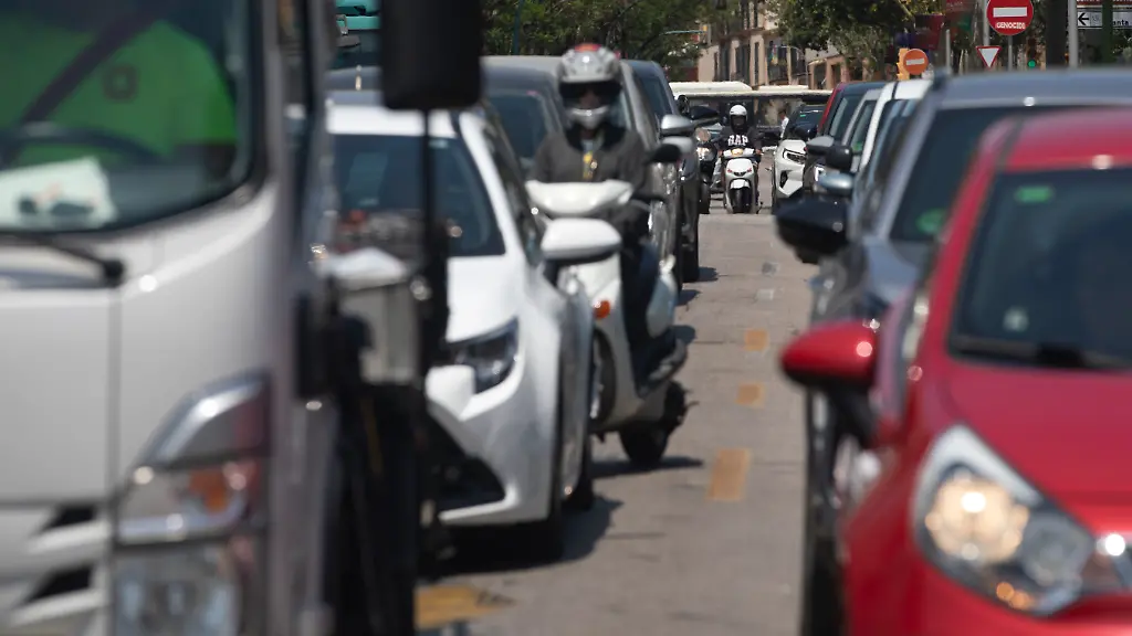 Dichter-Verkehr-in-Palma-auf-Mallorca
