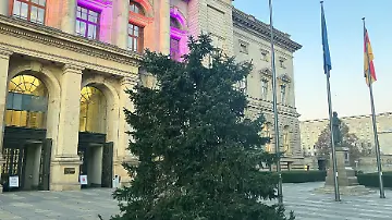 559725299
