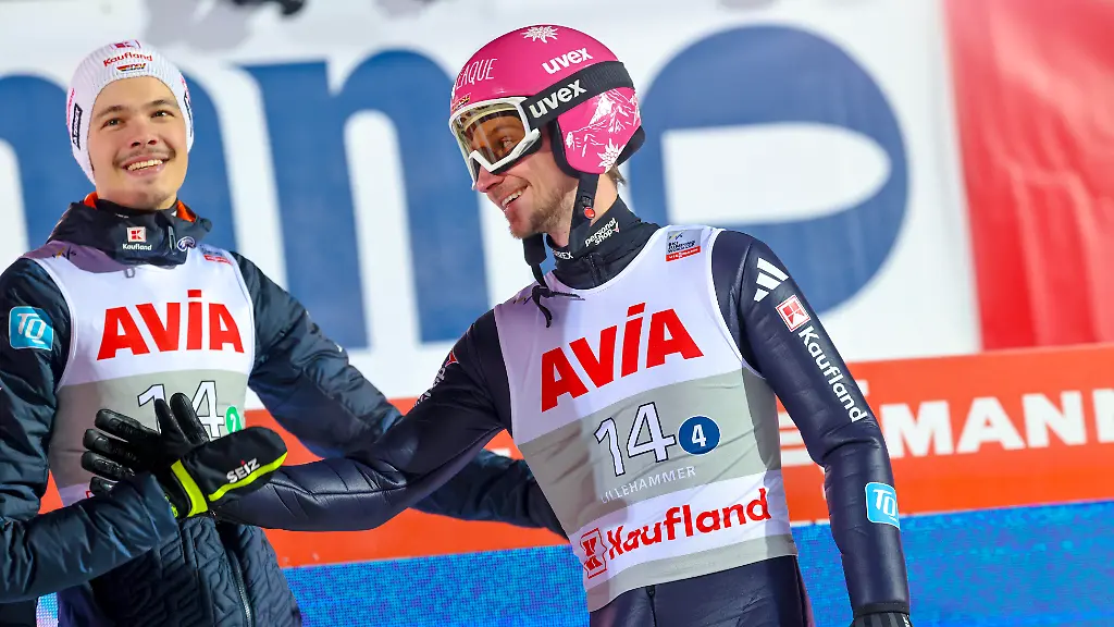 Lillehammer-20251121-Germany-s-Felix-Hoffmann-during-the-mixed-team-competition-during-the-World-Cup-ski-jumping-in-the-large-Lysgardsbakken-in-Lillehammer