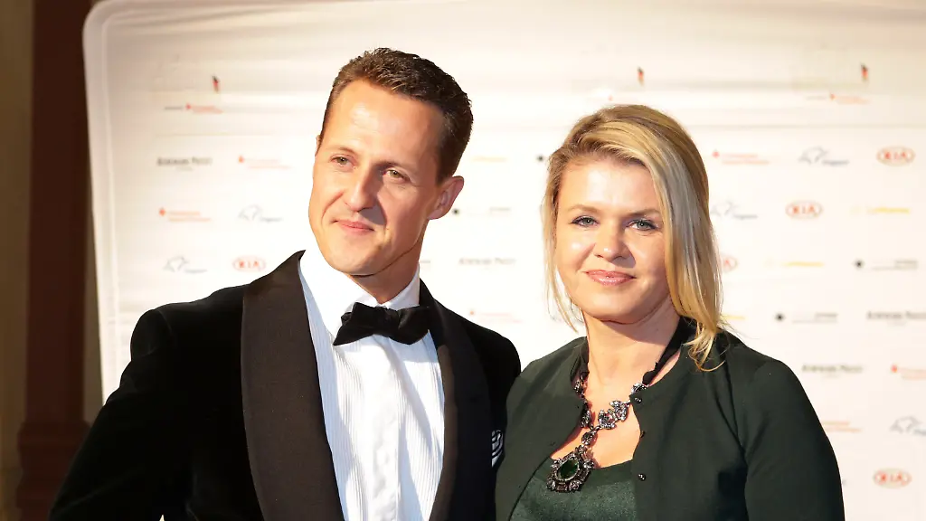 31-Deutscher-Sportpresseball-in-Frankfurt-Formel1-Rekordweltmeister-Michael-Schumacher-mit-Frau-Corinna-Foto-C