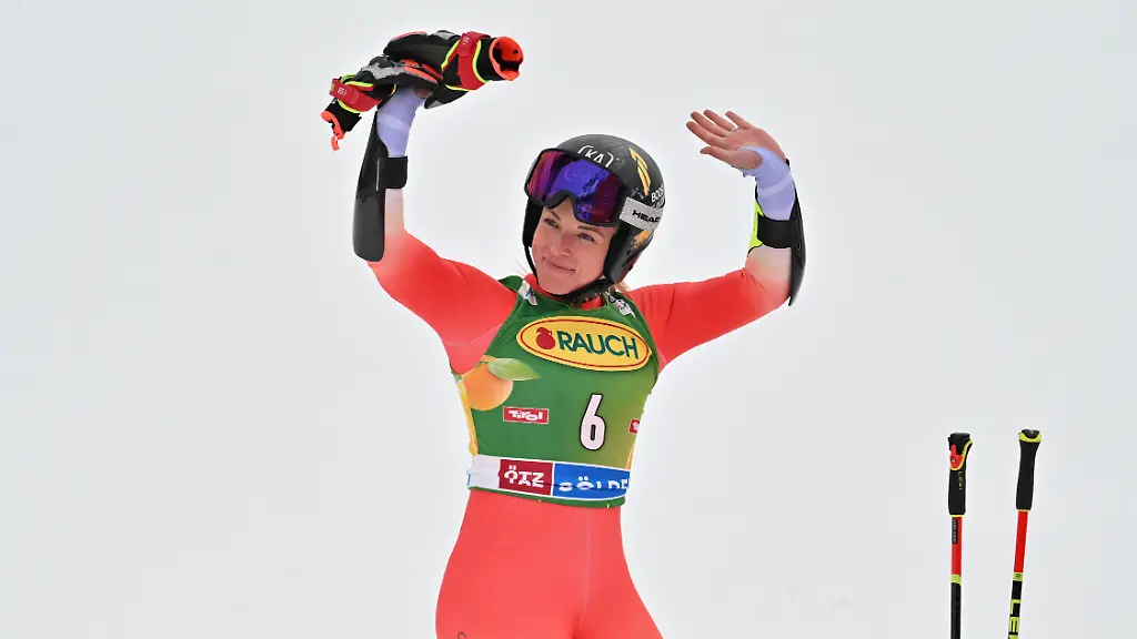 Soelden-Austria-October-25th-2025-Lara-Gut-Behrami-of-Switzerland-in-action-during-the-second-run-of-the-Women-s-Giant-Slalom-race-of-the-Audi-FIS-Alpine-Skiing-World-Cup-season-opening-race-on-the-Rettenbach-glacier-in-Soelden-Austria