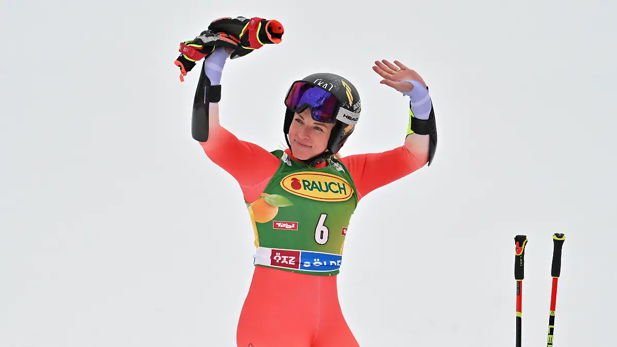 Soelden-Austria-October-25th-2025-Lara-Gut-Behrami-of-Switzerland-in-action-during-the-second-run-of-the-Women-s-Giant-Slalom-race-of-the-Audi-FIS-Alpine-Skiing-World-Cup-season-opening-race-on-the-Rettenbach-glacier-in-Soelden-Austria