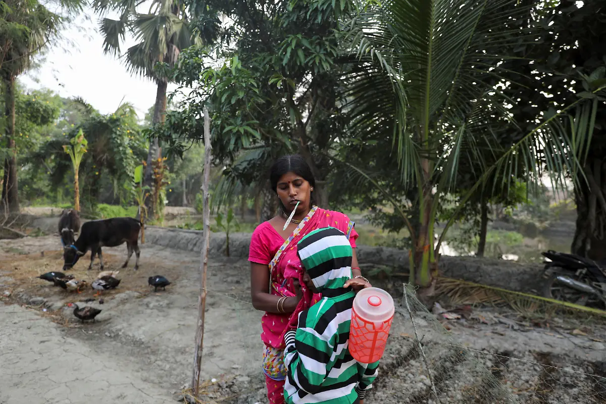 Ashtami-Mondal-und-Sohn