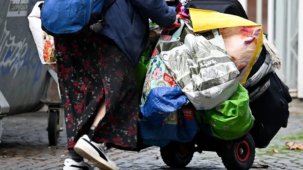 Uebernachten-unter-freiem-Himmel-das-ist-im-Winter-wegen-der-Kaelte-gefaehrlich-Die-Staedte-in-MV-haben-Unterkuenfte-fuer-Obdachlose