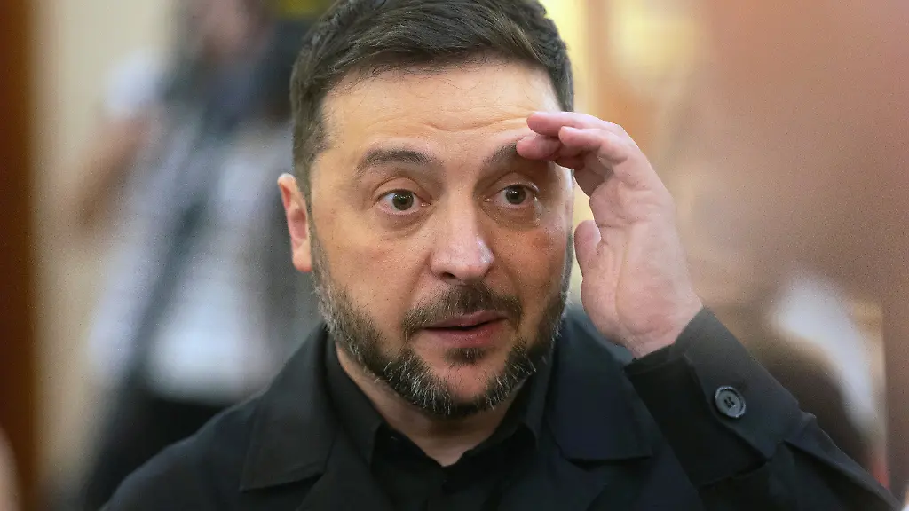 18-11-2025-Spanien-Madrid-Der-ukrainische-Praesident-Wolodymyr-Selenskyj-reagiert-bei-seinem-Besuch-im-Abgeordnetenhaus-in-der-spanischen-Hauptstadt