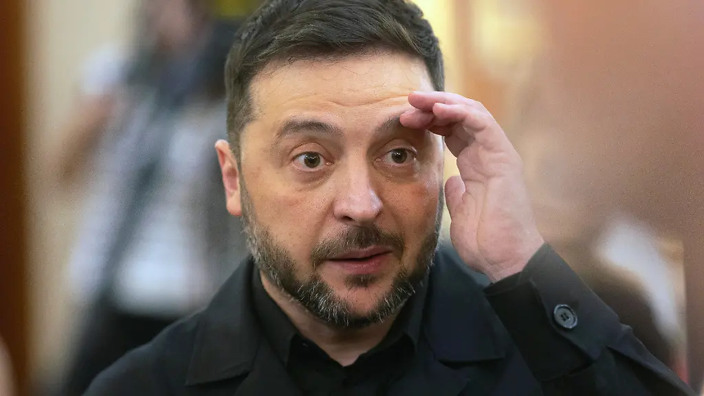 18-11-2025-Spanien-Madrid-Der-ukrainische-Praesident-Wolodymyr-Selenskyj-reagiert-bei-seinem-Besuch-im-Abgeordnetenhaus-in-der-spanischen-Hauptstadt