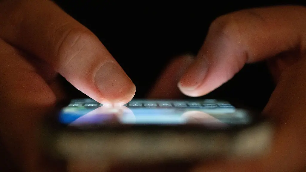 Immer-mehr-Menschen-verlassen-sich-online-auf-zweifelhafte-Inhalte-der-Verfassungsschutz-nimmt-das-genauer-in-den-Blick