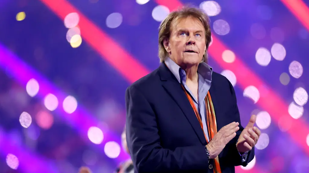 Schlagersaenger-Howard-Carpendale-bei-Schlagerbooom-2025-Alles-funkelt-Alles-glitzert-in-der-Westfalenhalle-Dortmund-18-10