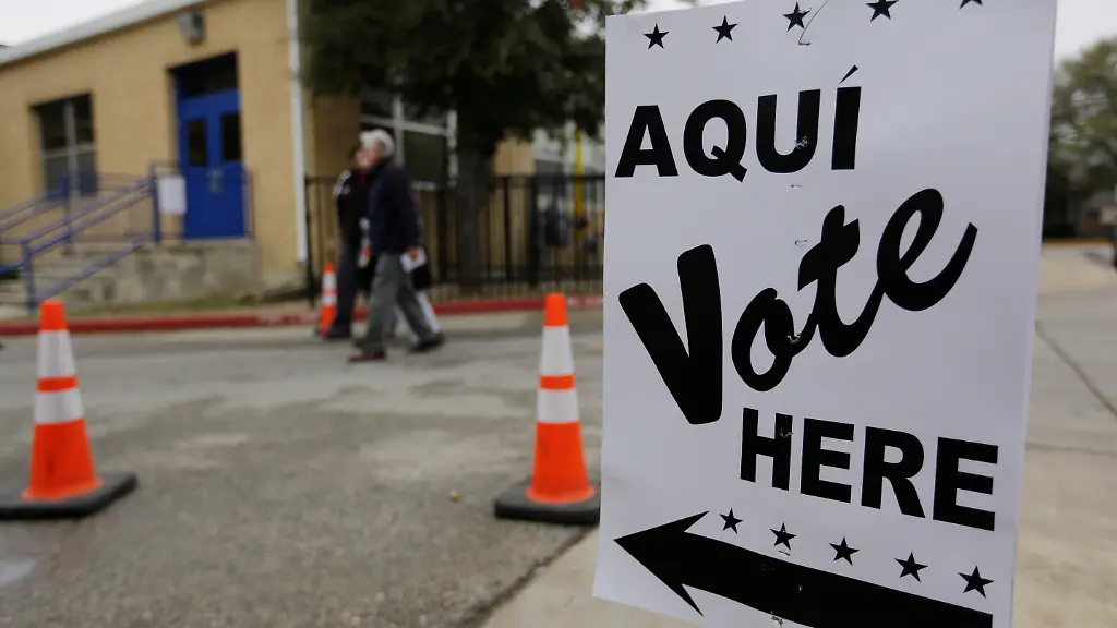 Voters-arrive-at-a-polling-site-Tuesday-March-4-2014-in-San-Antonio-Texas-is-holding-the-nation-s-first-primary-election-Tuesday-with-a-political-free-for-all-in-Republican-races-that-could-push-the-state-further-right-though-Democrats-are-calling-it-the-next-big-battleground-on-the-electoral-map