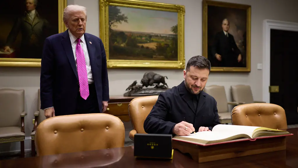 U-S-Washington-October-17-2025-Ukraine-President-Volodymyr-Zelenskyy-meets-with-U-S