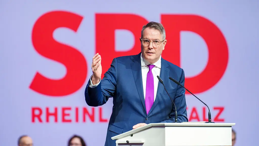 Alexander-Schweitzer-kuendigt-im-Fall-eines-SPD-Wahlsiegs-kostenfreie-Lernmittel-und-Zuschuesse-zum-Fuehrerschein-an