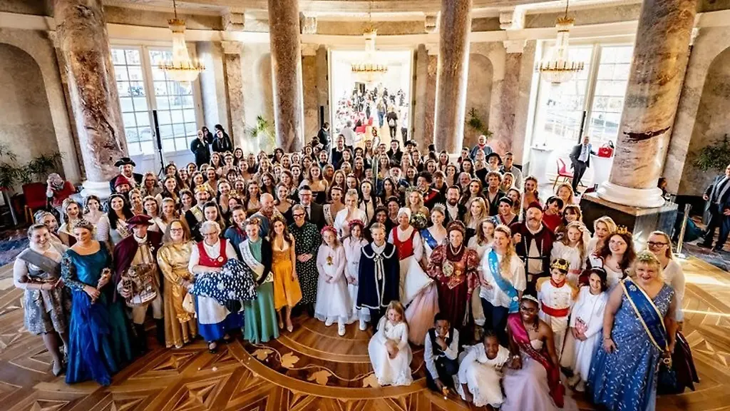 Ein-grosses-Treffen-der-hessischen-Hoheiten-fand-standesgemaess-und-feierlich-im-Biebricher-Schloss-statt