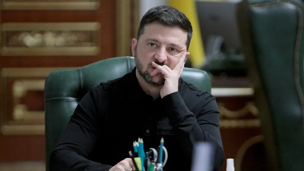 President-of-Ukraine-Volodymyr-Zelenskyy-holds-a-news-conference-at-the-Office-of-the-President-Kyiv-Ukraine-November-3-2025-Photo-by-Hennadii-Minchenko-Ukrinform-ABACAPRESS