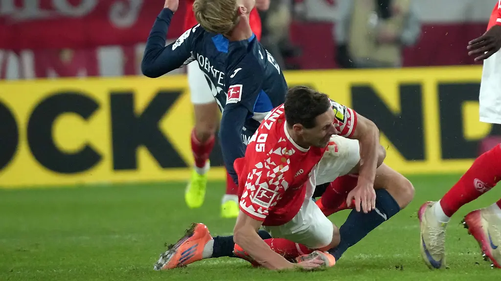 GER-1-FBL-1-FSV-Mainz-05-vs-TSG-Hoffenheim-21-11-2025-MEWA-Arena-Mainz-GER-1-FBL-1-FSV-Mainz-05-vs-TSG-Hoffenheim-im-Bild-Dominik-Kohr-Mainz-foult-Max-Moerstedt-Hoffenheim-und-erhaelt-dafuer-nach-Videobeweis-die-rote-Karte-DFL-regulations-prohibit-any-use-of-photographs-as-image-sequences-and-or-quasi-video