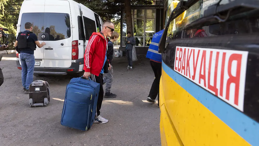 Evacuation-of-civilians-from-Pokrovsk-Donetsk-region-of-Ukraine-29-September-2024-Photo-by-Yevhen-Titov-ABACAPRESS