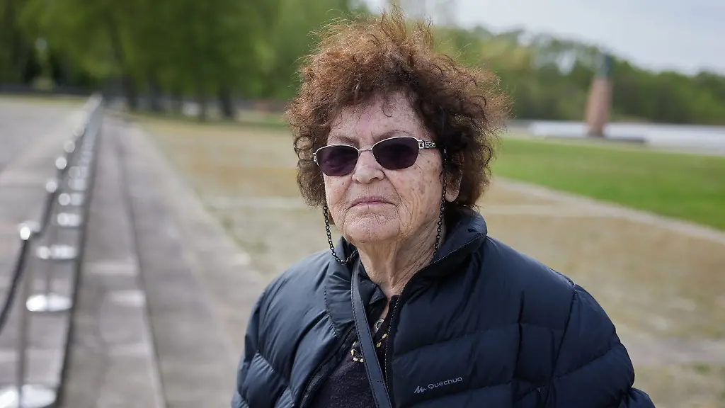 Fuer-das-Buch-liess-Emmie-Arbel-ihre-Lebensgeschichte-ueber-Zeichnungen-erzaehlen