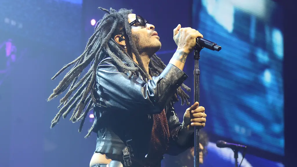 Casalecchio-Di-Reno-Bologna-Italy-American-singer-and-guitarist-Lenny-Kravitz-on-stage-during-the-Blue-Electric-Light-Tour-2025-at-Unipol-Arena-Casalecchio-di-Reno-Bologna-March-31-2025